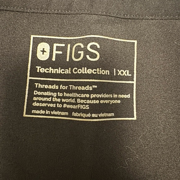 FIGS Rafaela Oversized Scrub Top - Picture 2 of 2